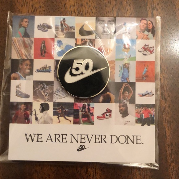 NWT Nike Collectable Pin Set - Picture 10 of 12